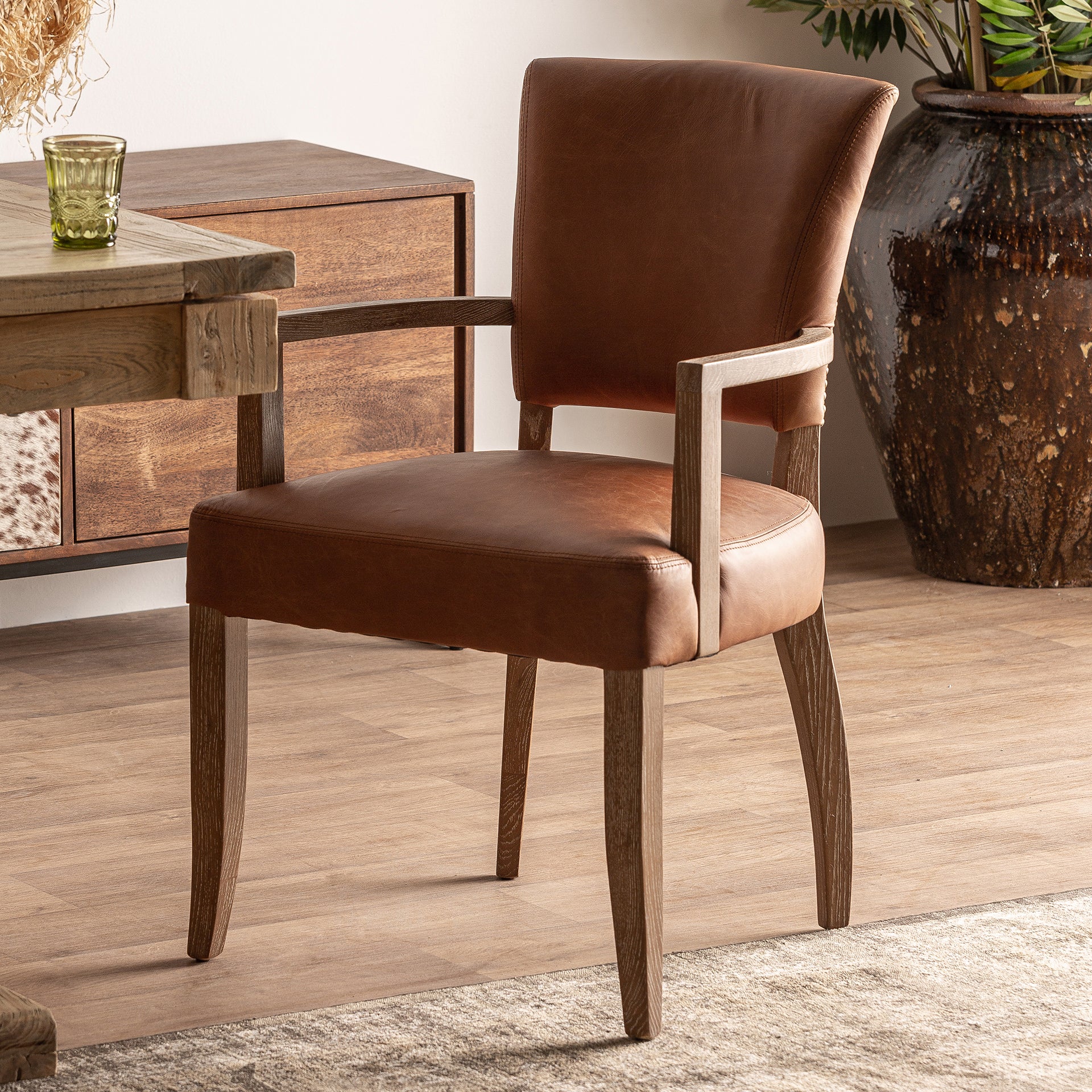 TOLLA CHAIR